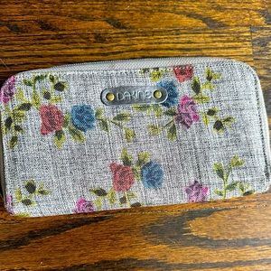 Dakine large wallet NWOT gray flower pattern